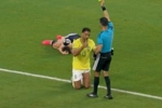 达尼洛禁区边缘铲倒蒂尔尼，吃到一张黄牌